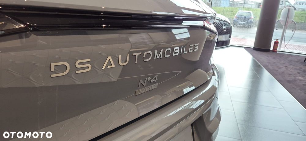 DS Automobiles N°4 E-Tense 58.3kWh Étoile Alcantara - 9