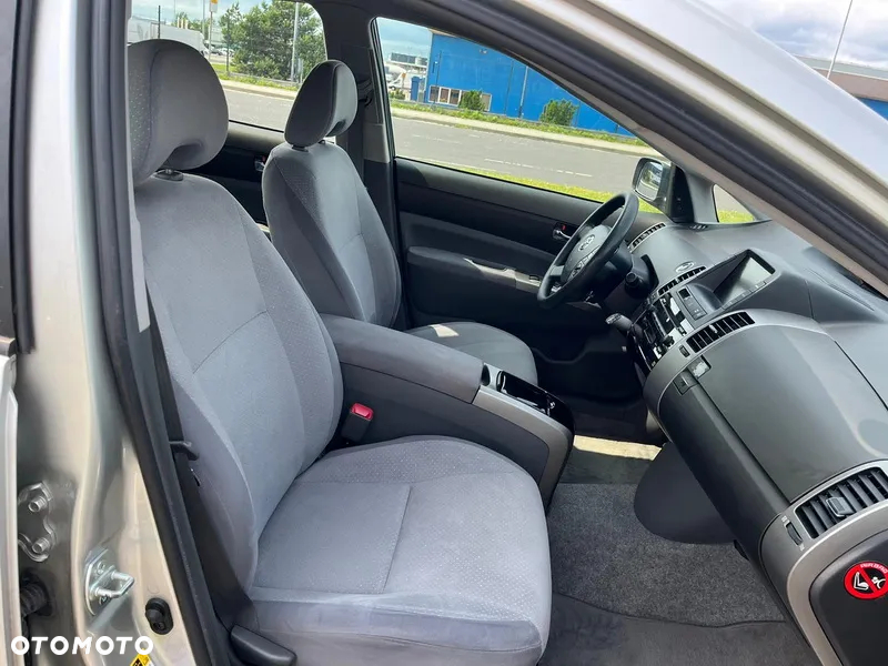 Toyota Prius - 5