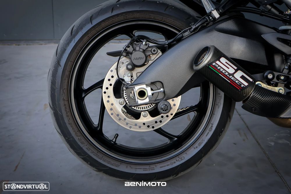 Suzuki GSX S 1000 - 19