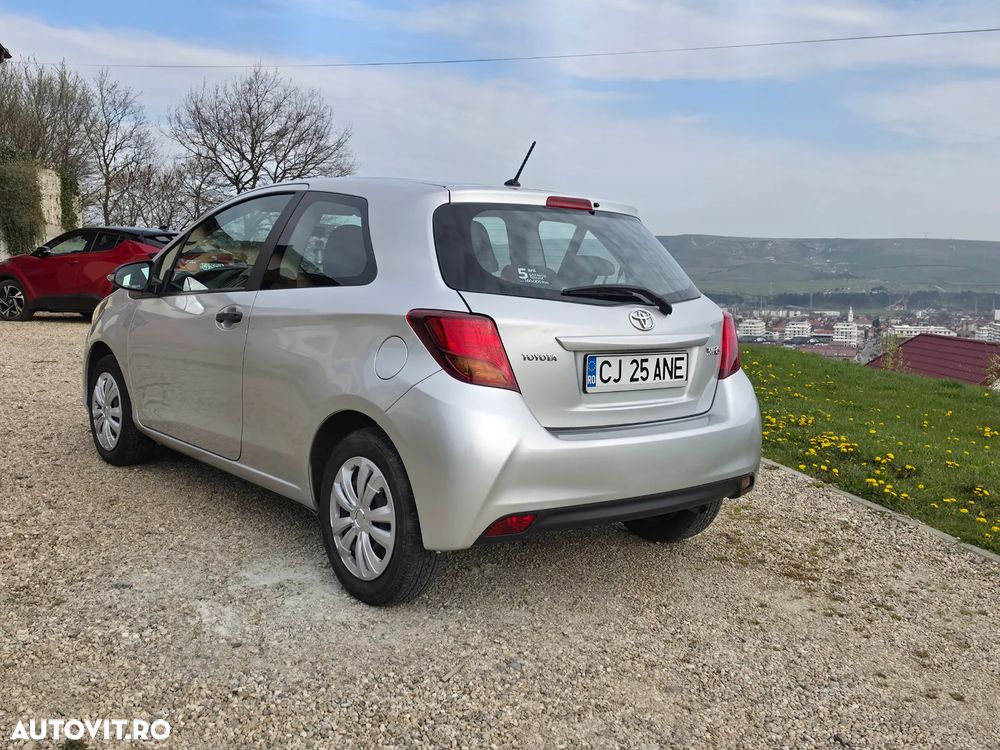 Toyota Yaris 1.0 VVT-i 3D Terra Start - 4