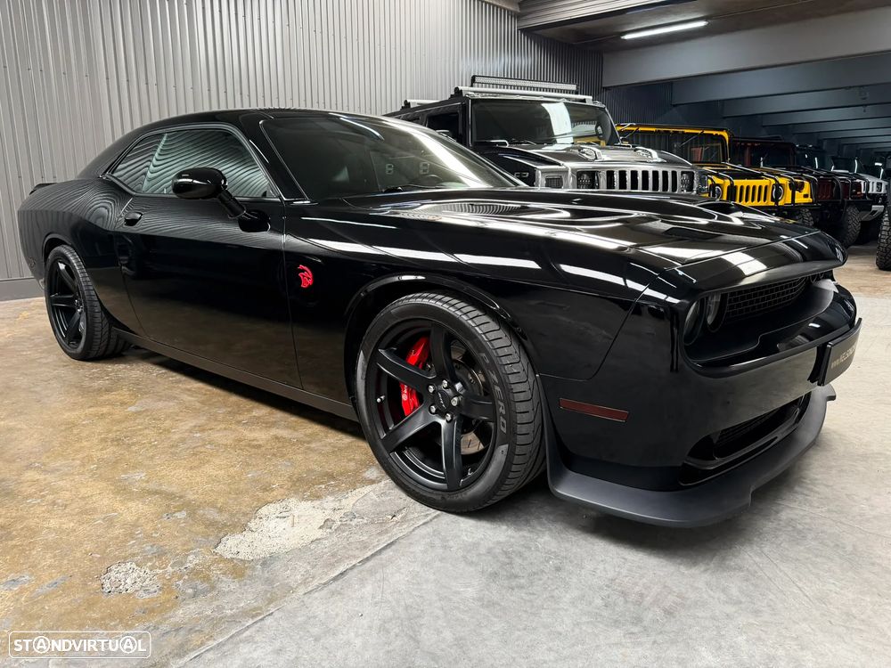 Dodge Challenger Auto SRT Hellcat - 12