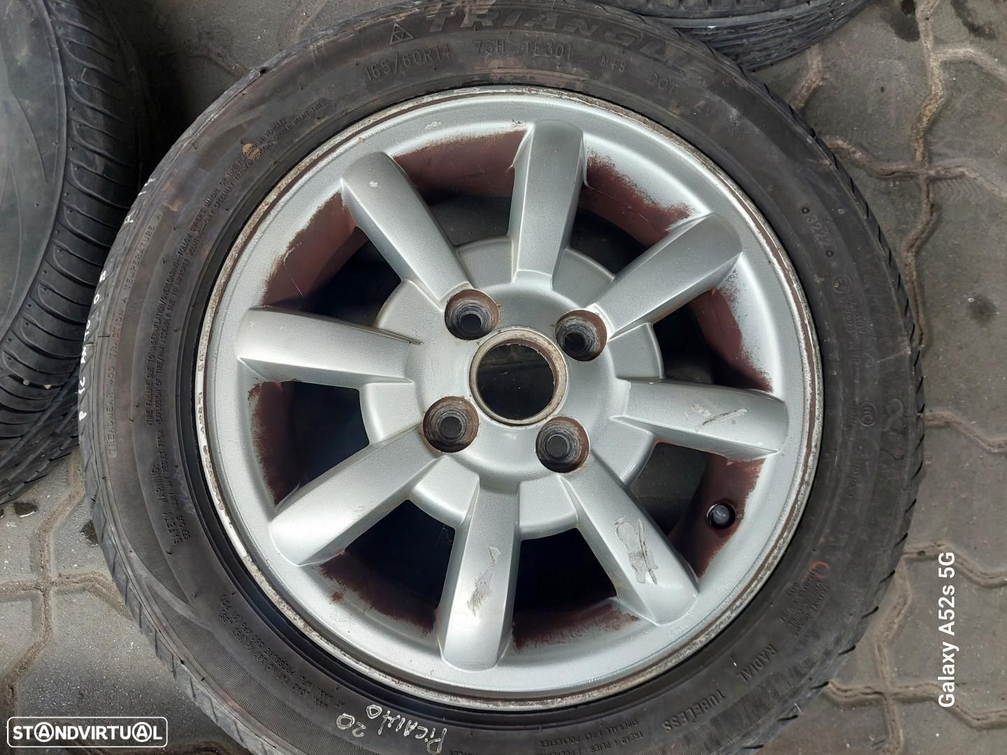 Jantes Kia R15 com pneus 165/60 furação 4x100 - 2