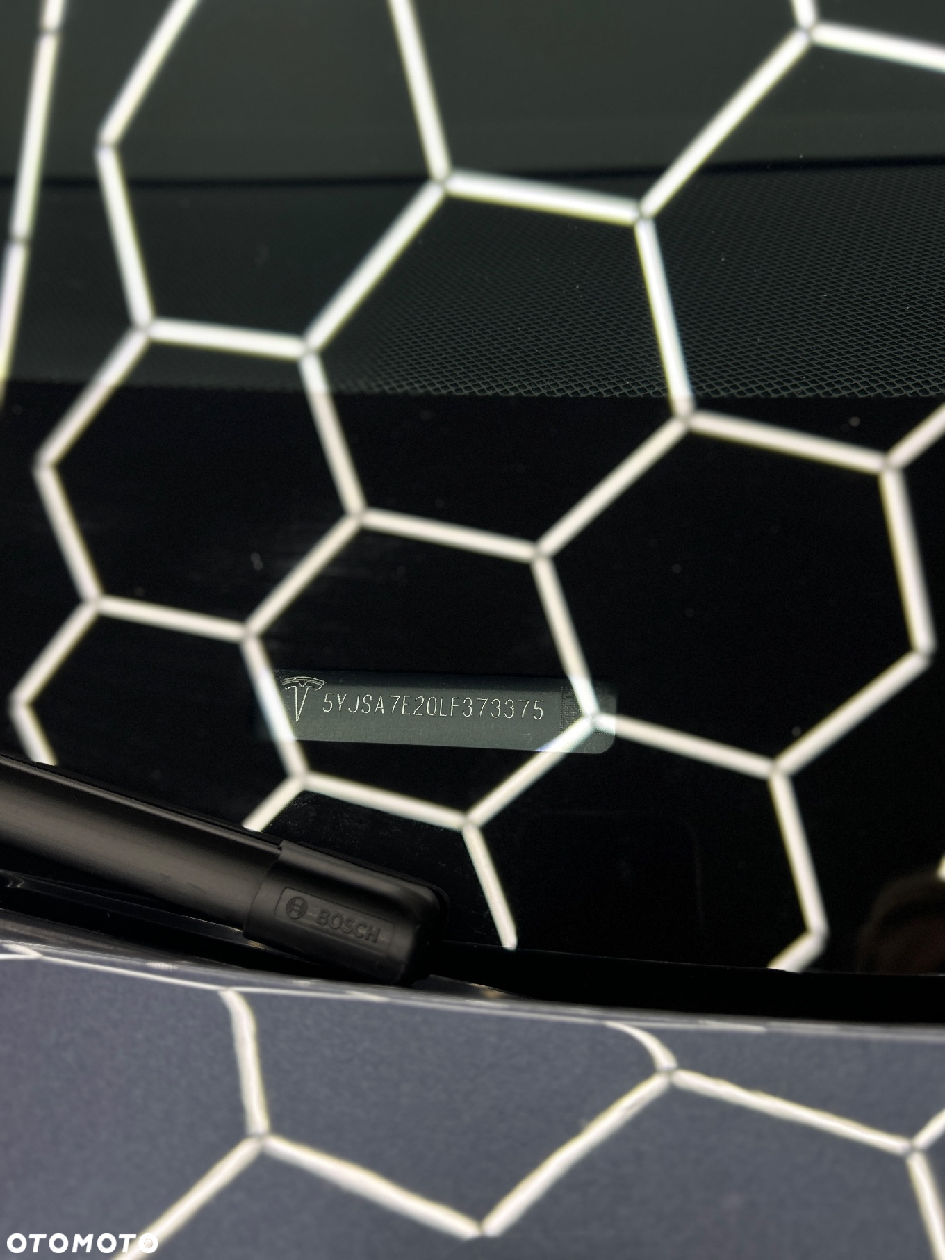 Tesla Model S - 8