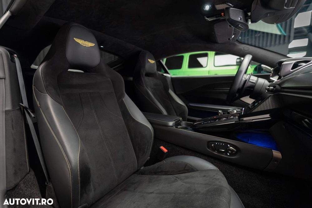 Aston Martin V8 Vantage - 32