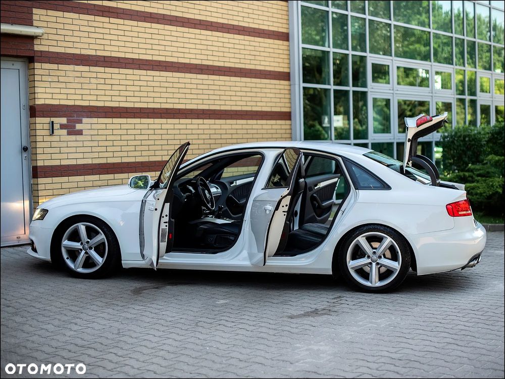 Audi A4 Limousine - 11