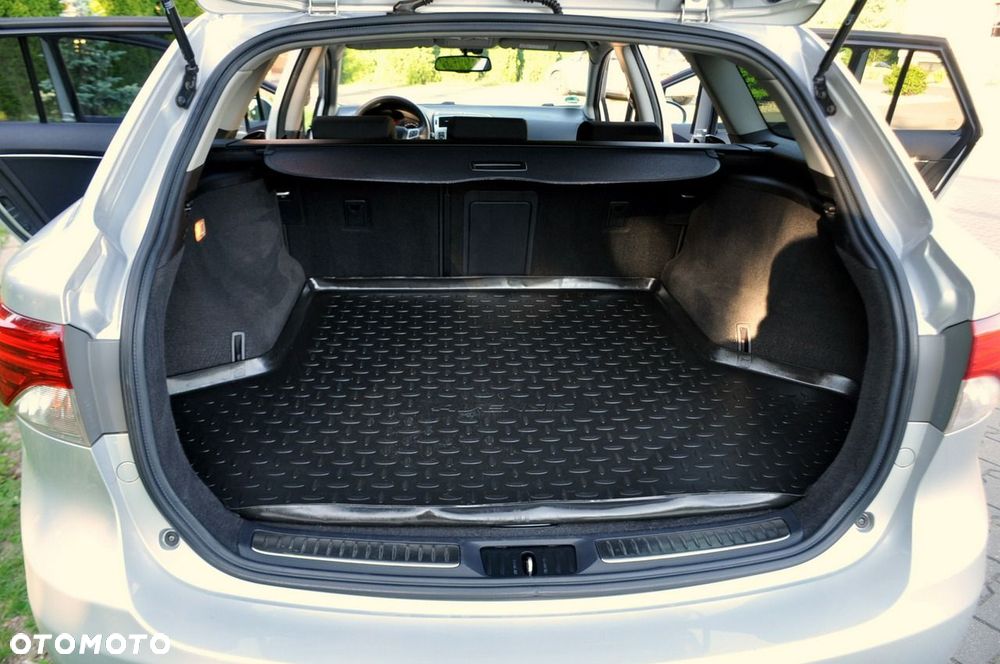 Toyota Avensis - 38