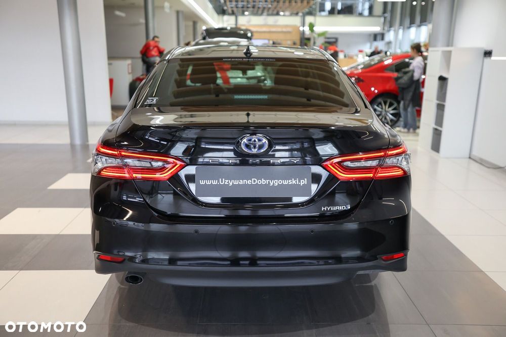 Toyota Camry - 5
