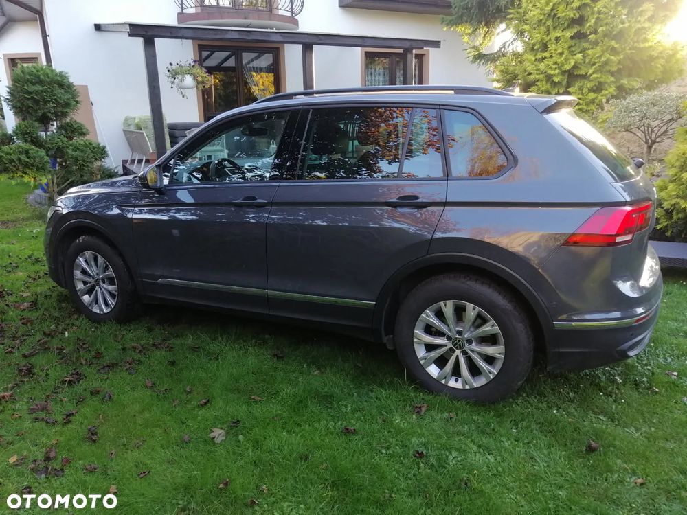 Volkswagen Tiguan - 11