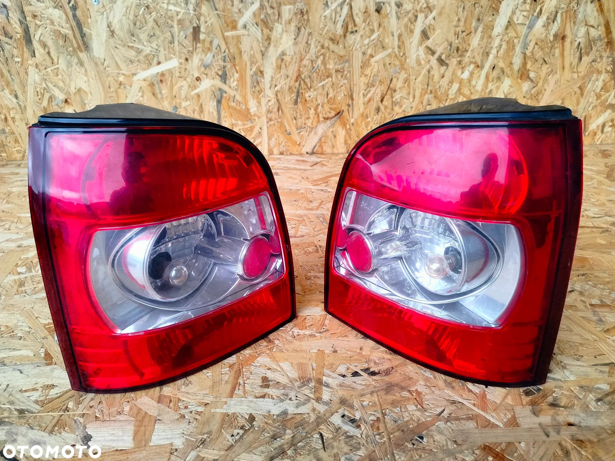 Lampa Tylna Tył Prawa Lewa Sonar Audi A4 B5 Kombi 95-01r. - 1