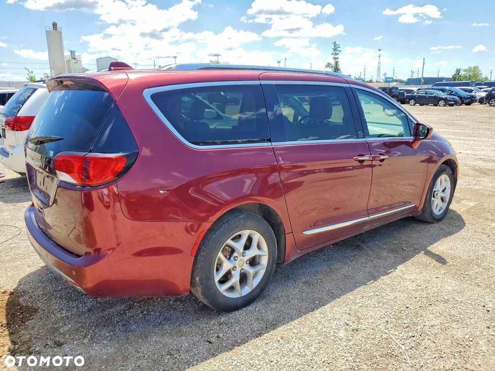 Chrysler Pacifica - 3