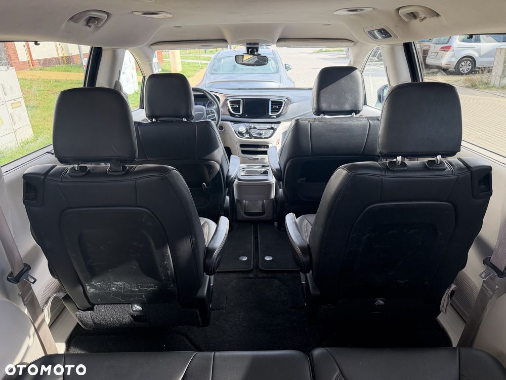 Chrysler Pacifica - 6