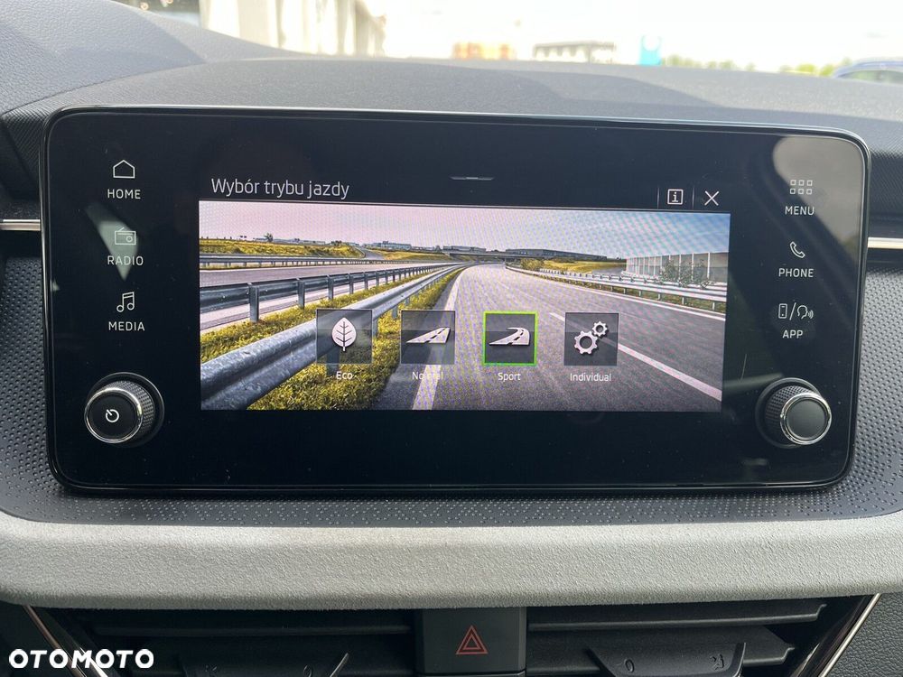 Skoda Kamiq 1.5 TSI Selection - 24