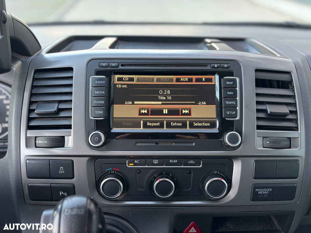 Volkswagen Caravelle - 17