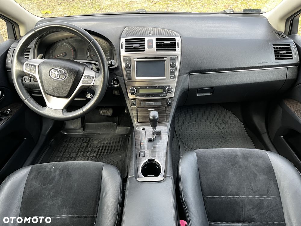 Toyota Avensis 2.0 Premium MS - 12