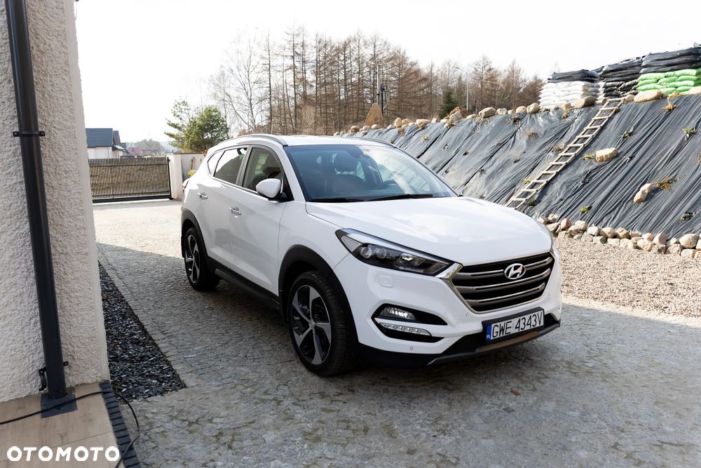 Hyundai Tucson 2.0 CRDI 4WD Automatik Premium - 2