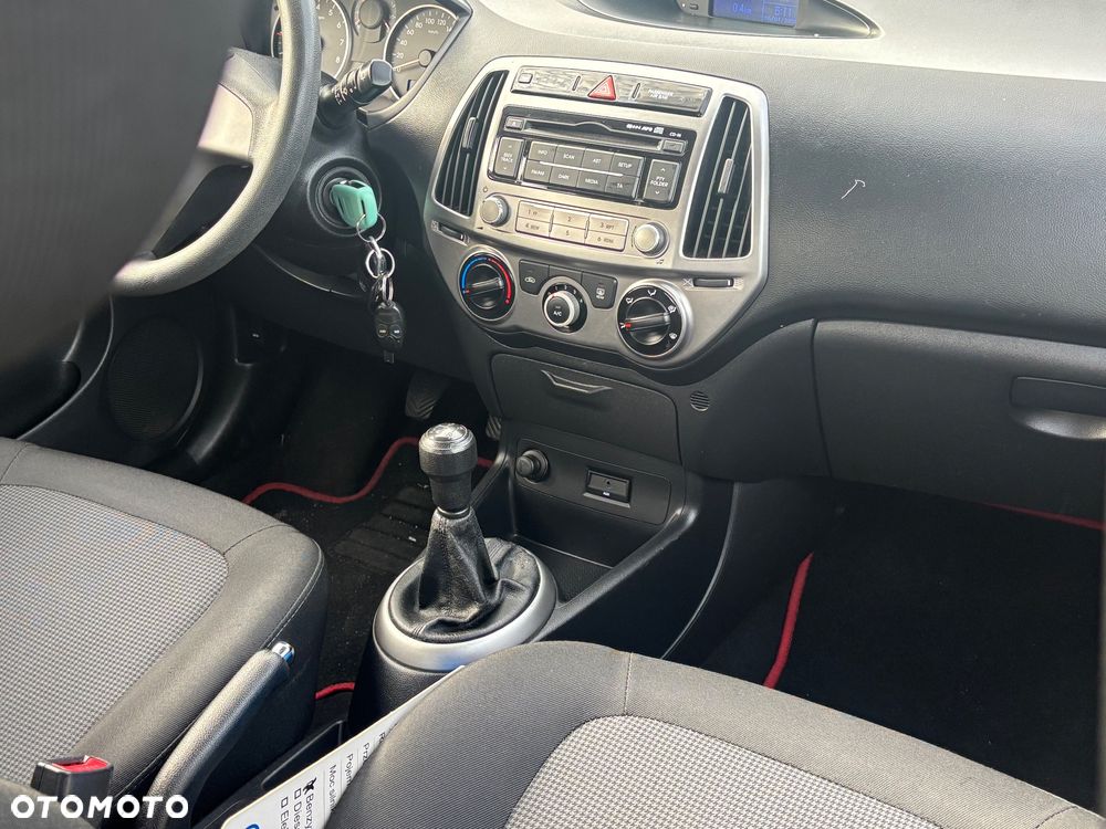 Hyundai i20 1.2 Fifa World Cup Edition - 28