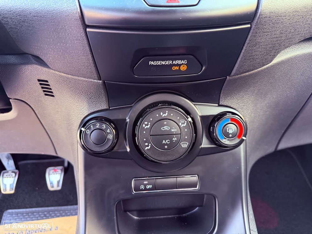 Ford Fiesta 1.0 T EcoBoost STLine - 23