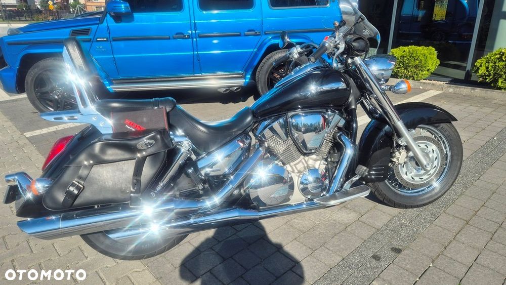 Suzuki Intruder - 23