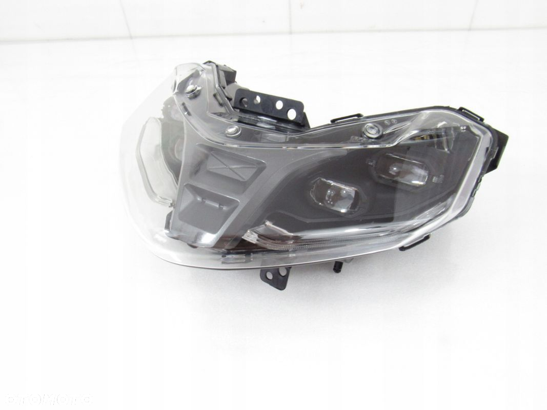 Lampa przód / reflektor BMW CE 04 - 8