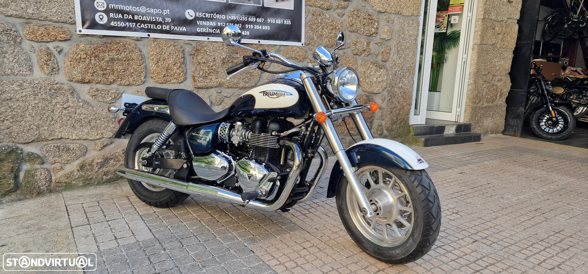 Triumph Bonneville America - 10