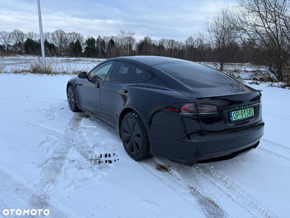 Tesla Model S - 10