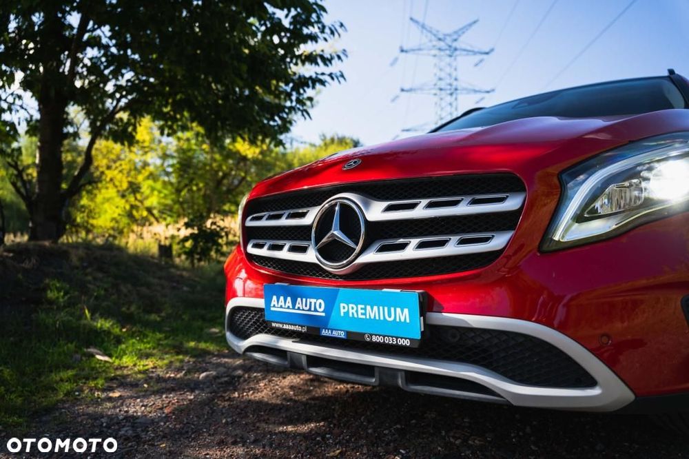 Mercedes-Benz GLA - 9