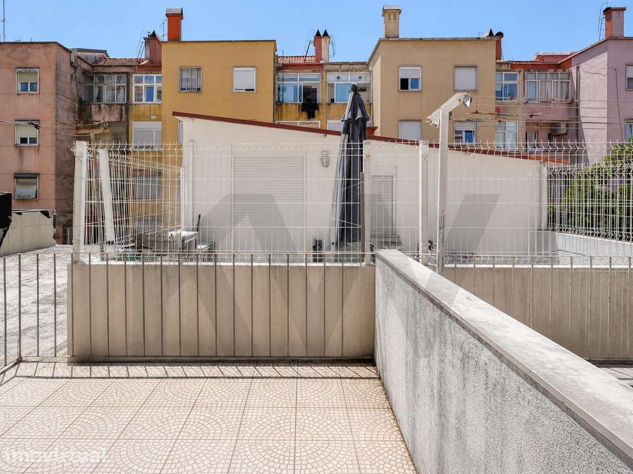 Apartamento T2 com terraço na Estrada de Benfica - Grande imagem: 2/27
