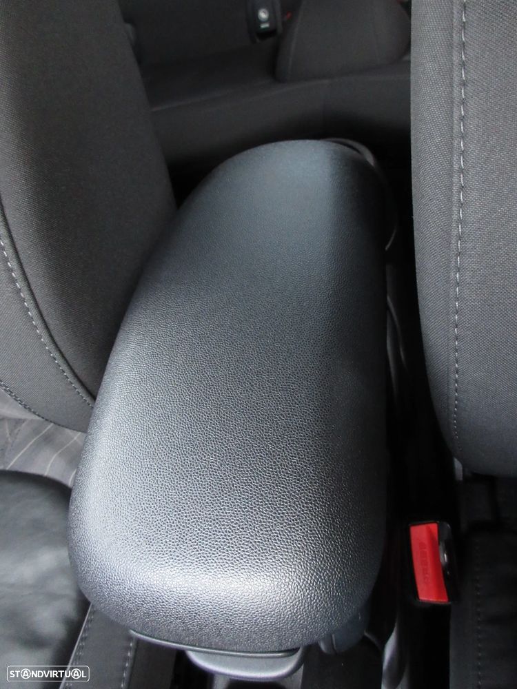 MINI 3 Portas Cooper D Auto - 50