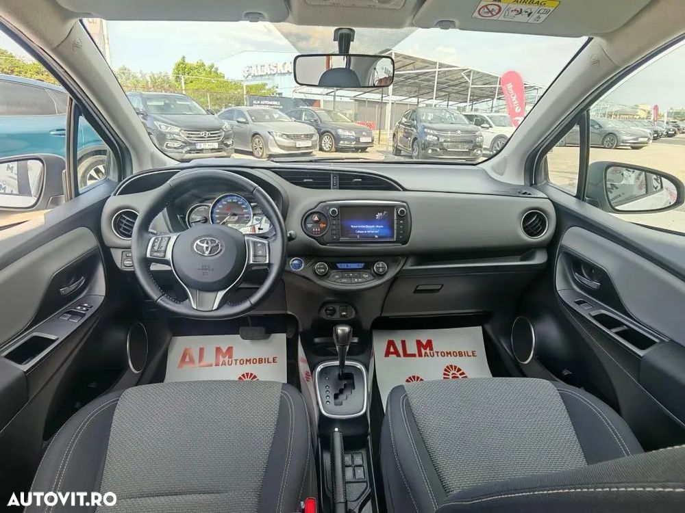 Toyota Yaris 1.5 VVT-i HSD Dynamic - 2