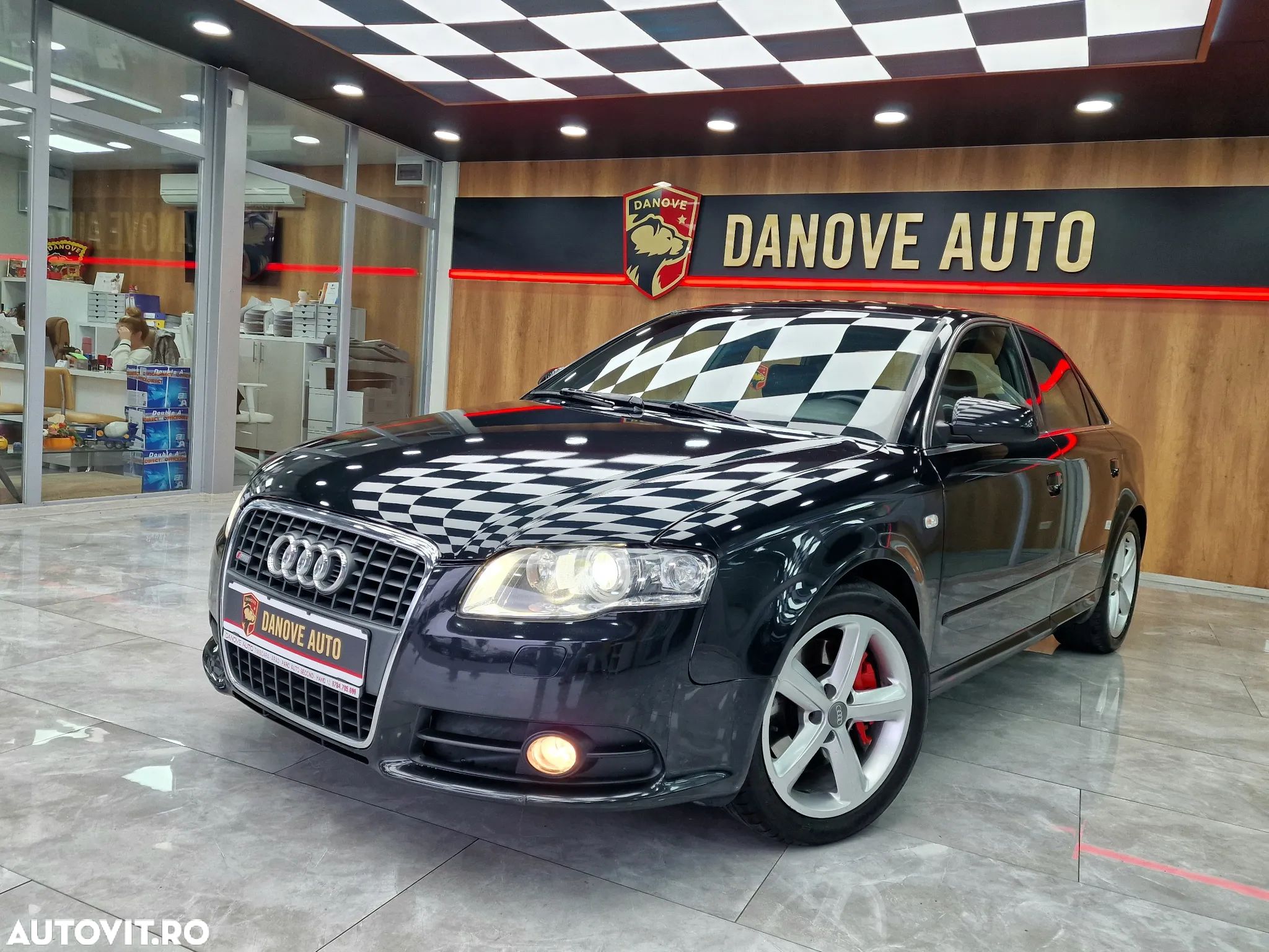 Audi A4 2.0 TFSI Quattro - 1