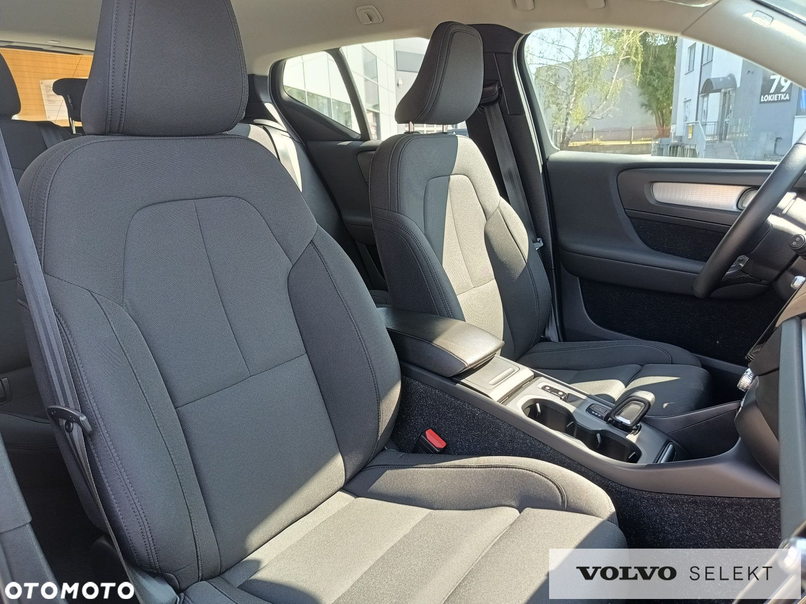 Volvo XC 40 - 25