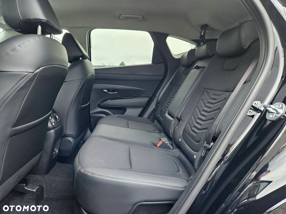 Hyundai Tucson 1.6 T-GDi HEV Executive 2WD - 12