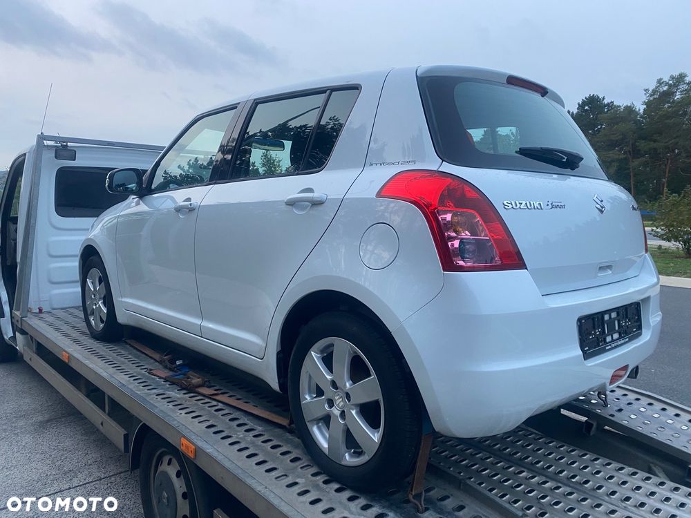 Suzuki Swift 2009 photo 2