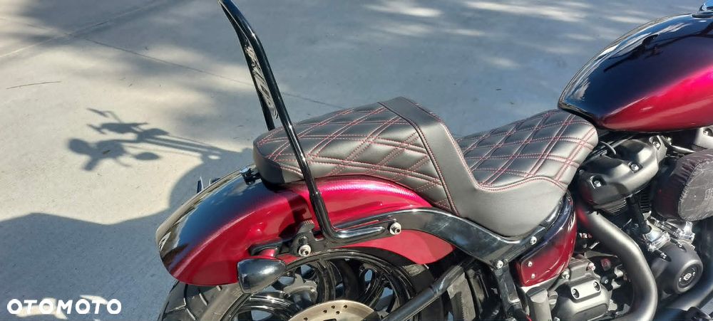 Harley-Davidson Softail Street Bob - 38