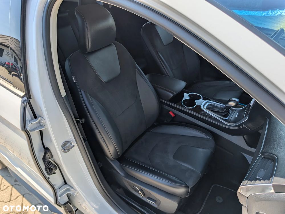 Ford Edge 2.0 TDCi Bi-Turbo 4x4 ST-LINE - 37