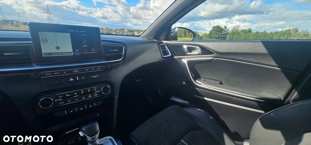 Kia Ceed - 22