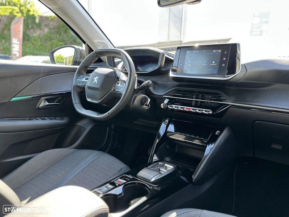 Peugeot 208 PureTech 100 EAT8 Allure Pack - 17