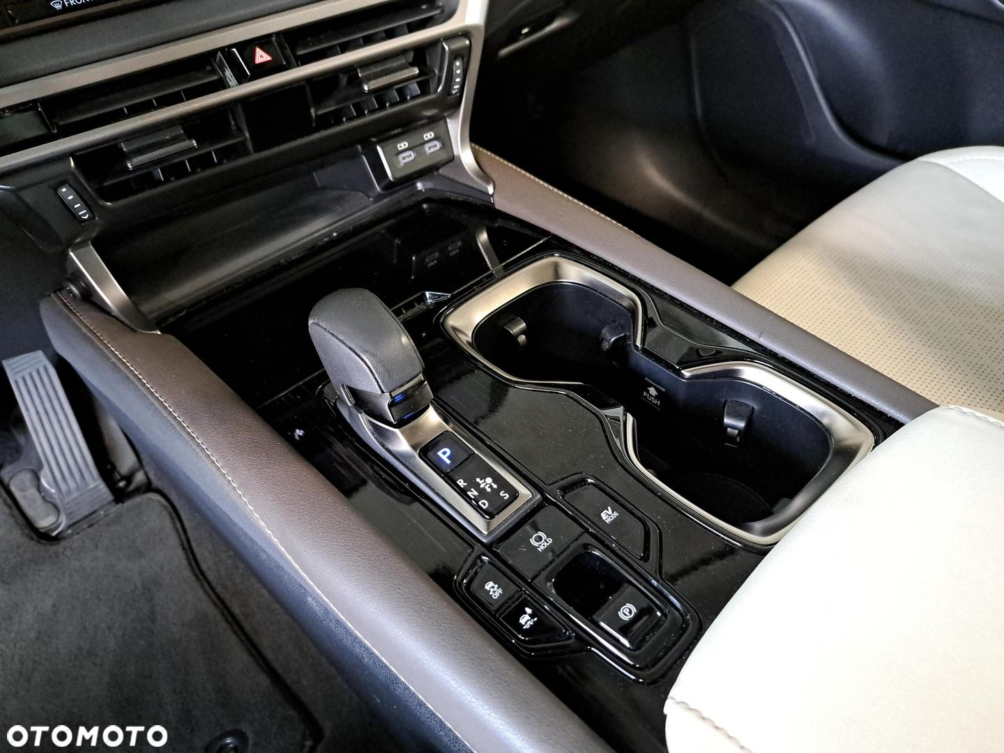 Lexus RX 350h Prestige - 25