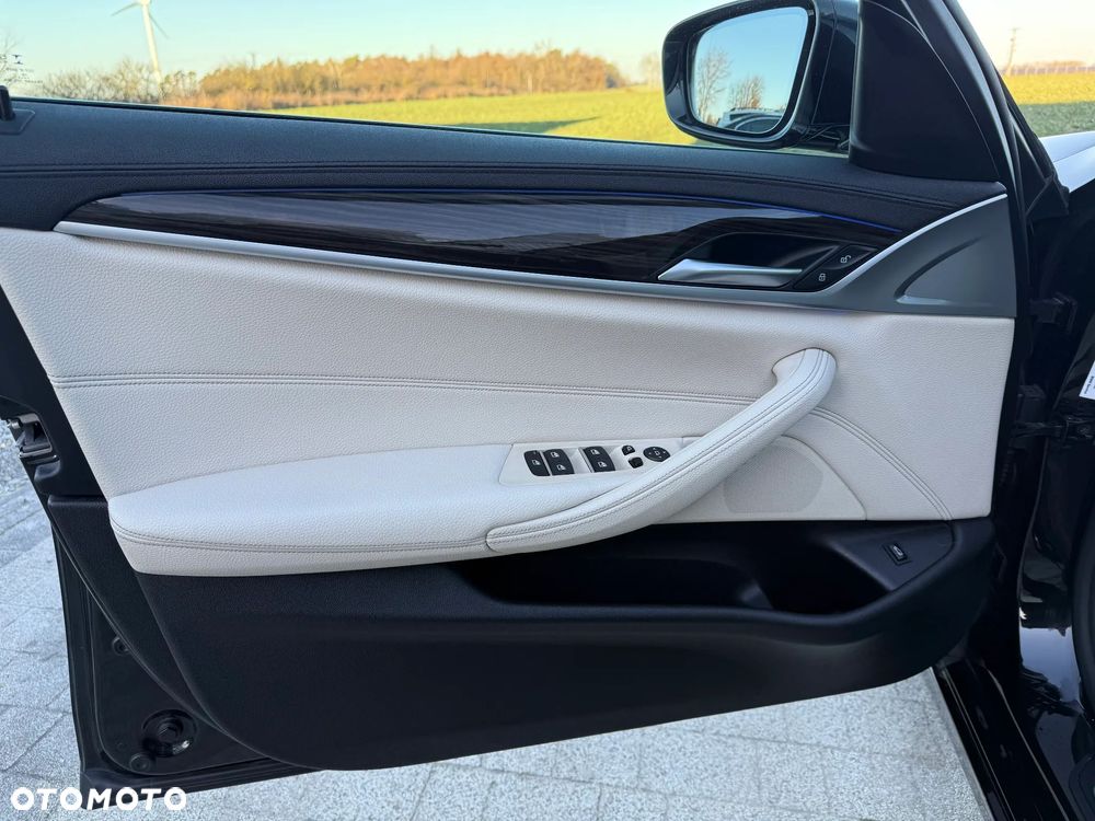 BMW Seria 5 520d xDrive Luxury Line sport - 19