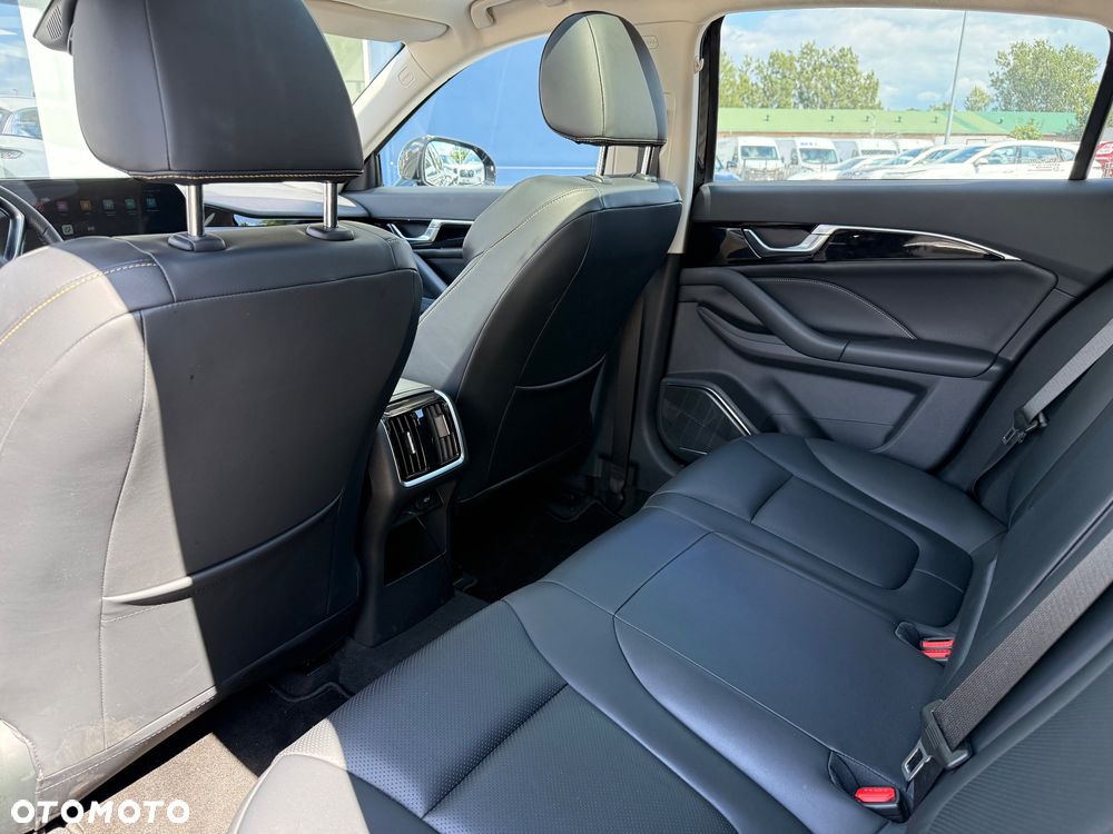 Bestune B70 2.0T Elegance - 19