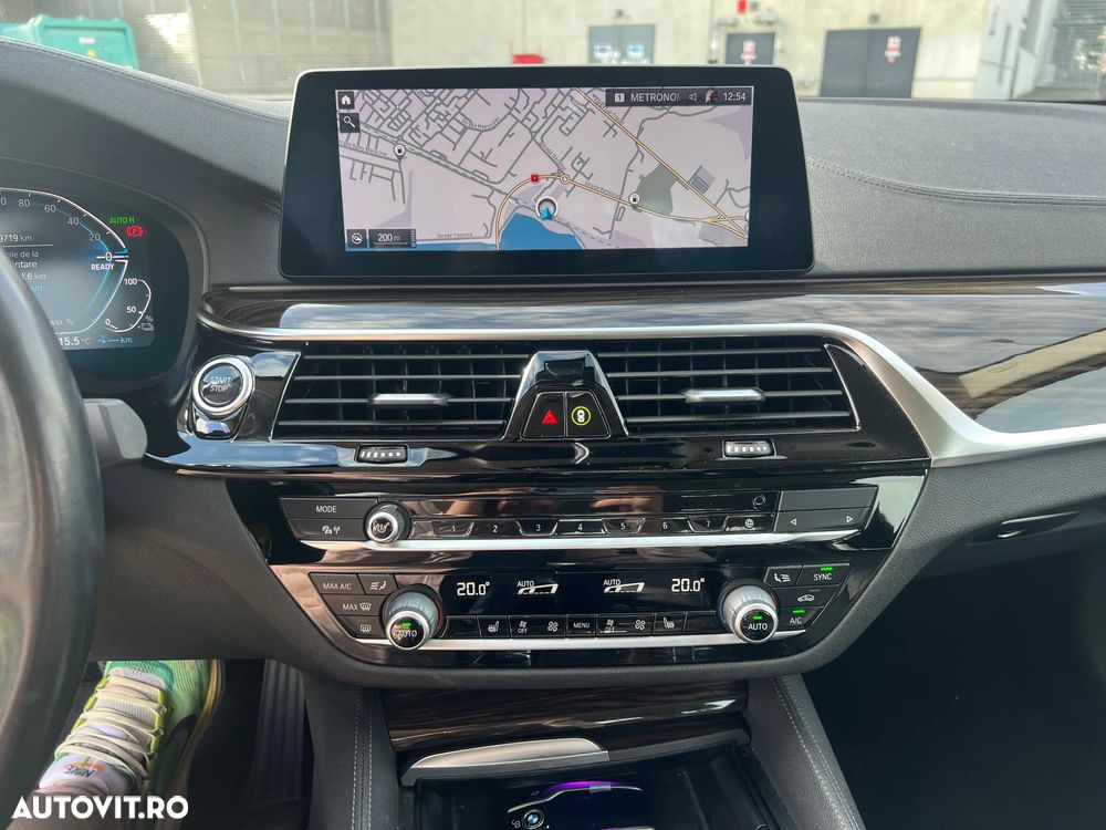 BMW Seria 5 530e Aut. Luxury Line - 10