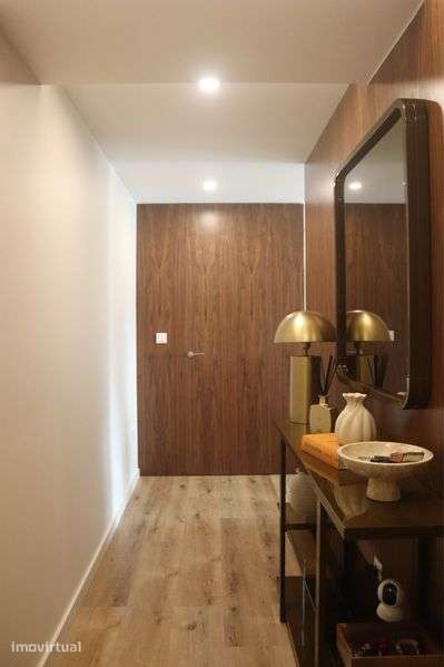 Apartamento T2 junto ao Braga Parque com 2 garagens - Grande imagem: 2/12