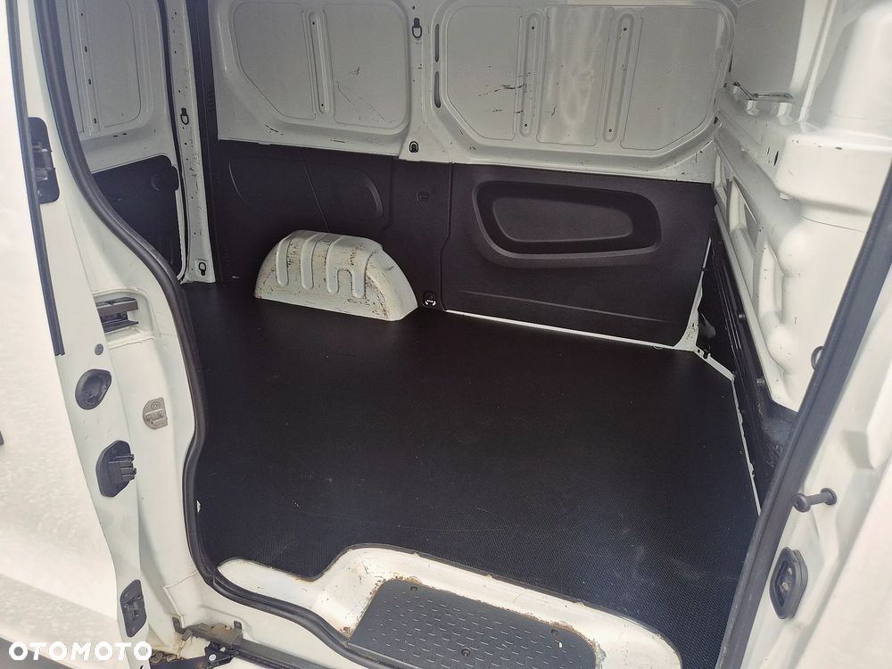 Opel Vivaro - 26