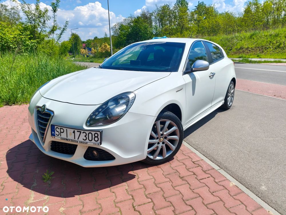 Alfa Romeo Giulietta 2.0 JTDM Distinctive - 1