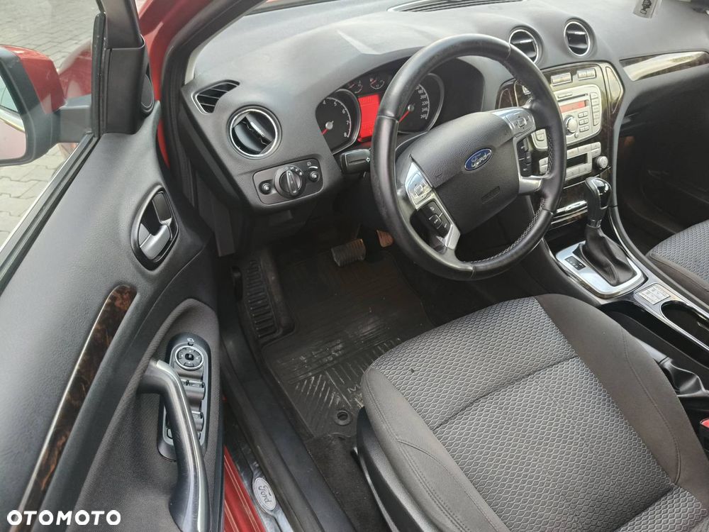Ford Mondeo 2.3 Ghia - 29
