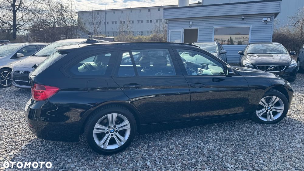 BMW Seria 3 318d DPF Edition Sport - 16