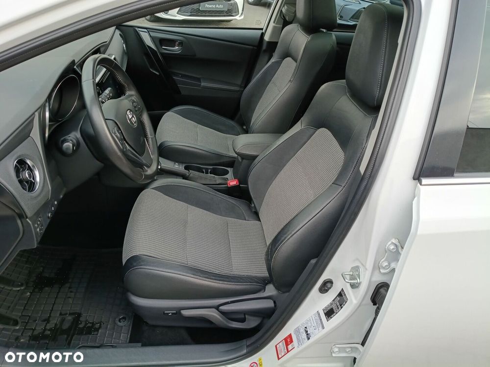 Toyota Auris - 8