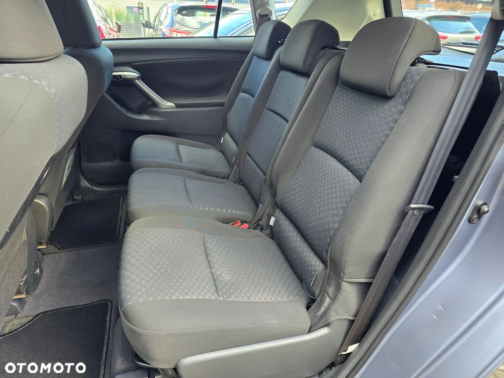 Toyota Verso 1.6 Sol EU5 - 17