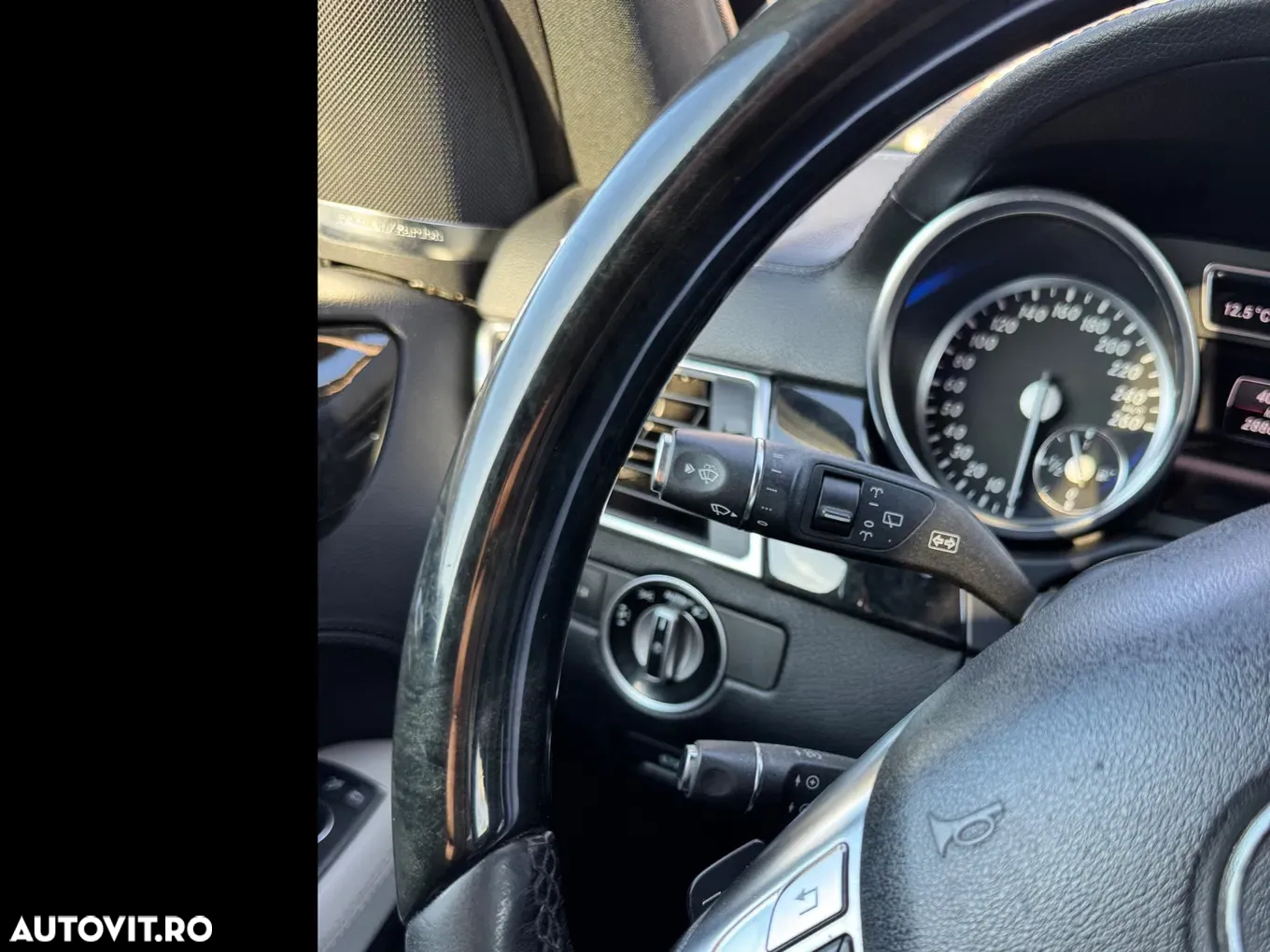 Mercedes-Benz ML 350 BlueTec 4MATIC Aut - 27
