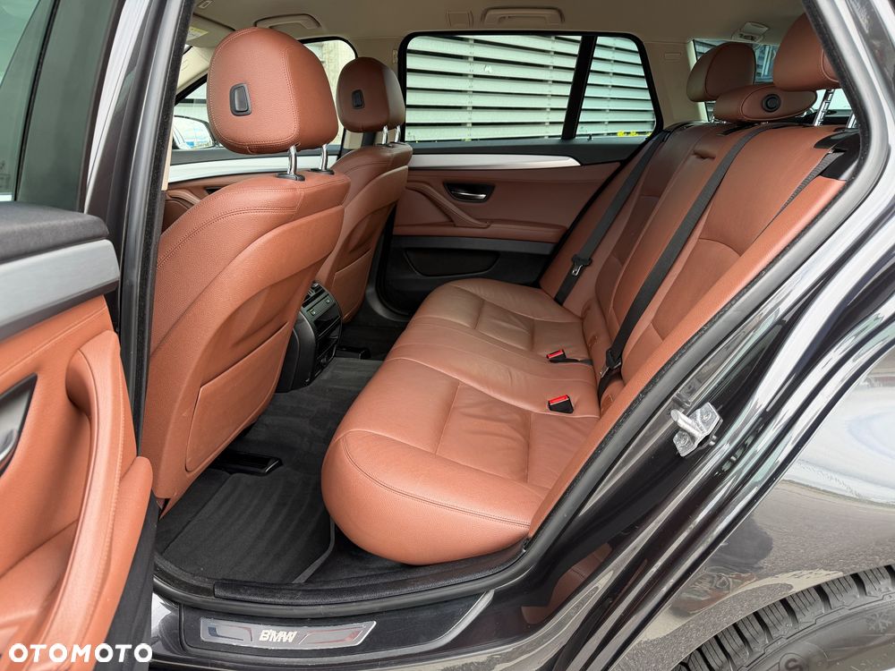 BMW Seria 5 520d xDrive - 22